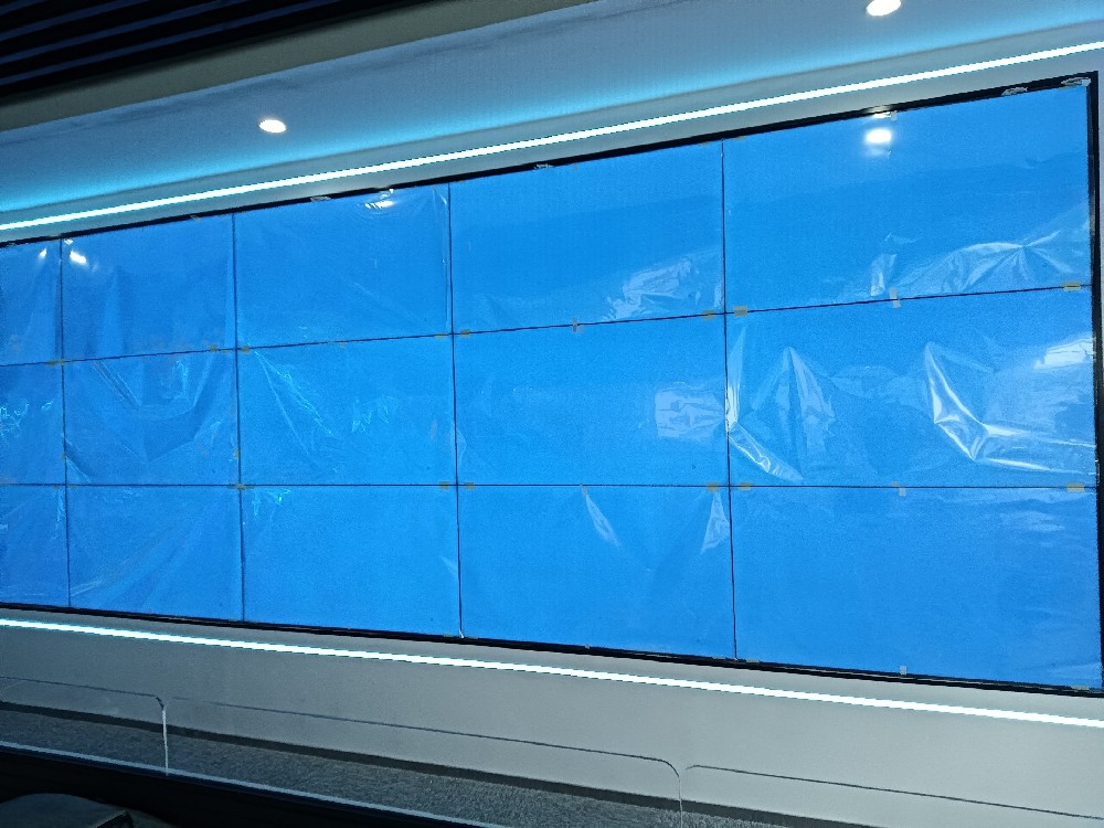 南京市某廠(chǎng)區(qū)55寸0.88拼縫3×5拼接屏案例